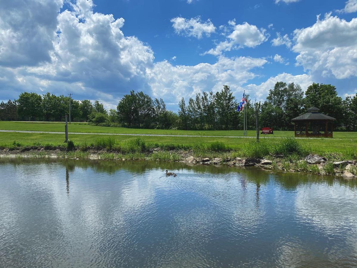 Domaine Steinbach Cidrerie Distillerie Saint-Pierre-de-l'Ile-d'Orleans